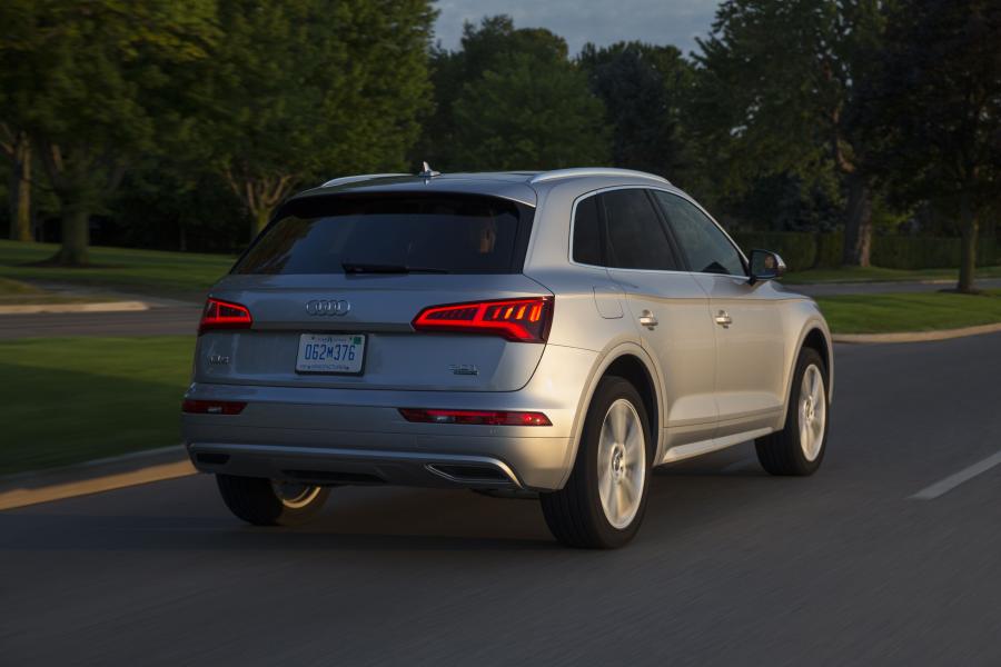  Audi Q5 2.0T Quattro 2017 года  (NA) (фото 39 из 40)